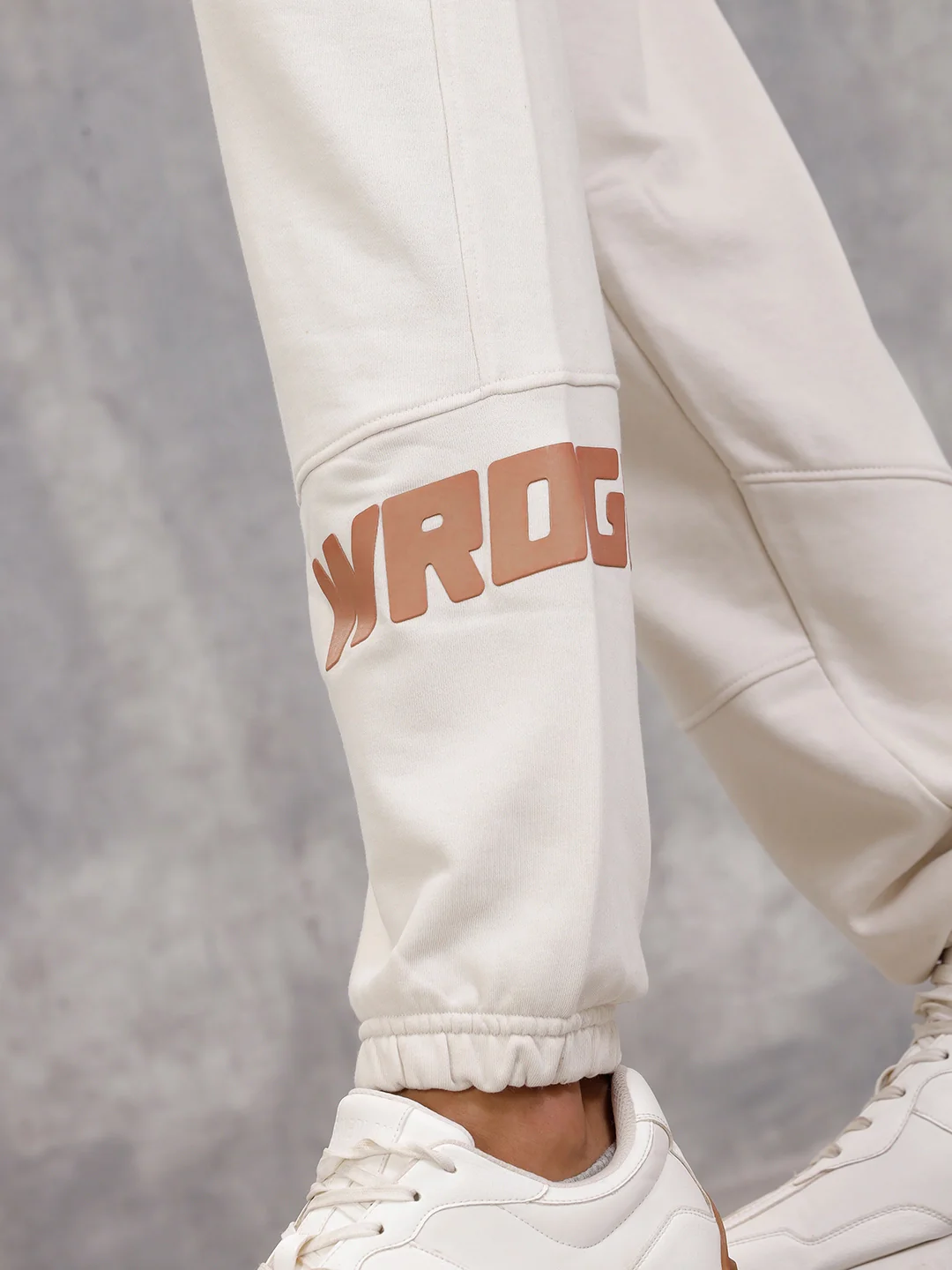 Cut&Sew Comfort Fit Jogger With Hd Print | White - Image 5