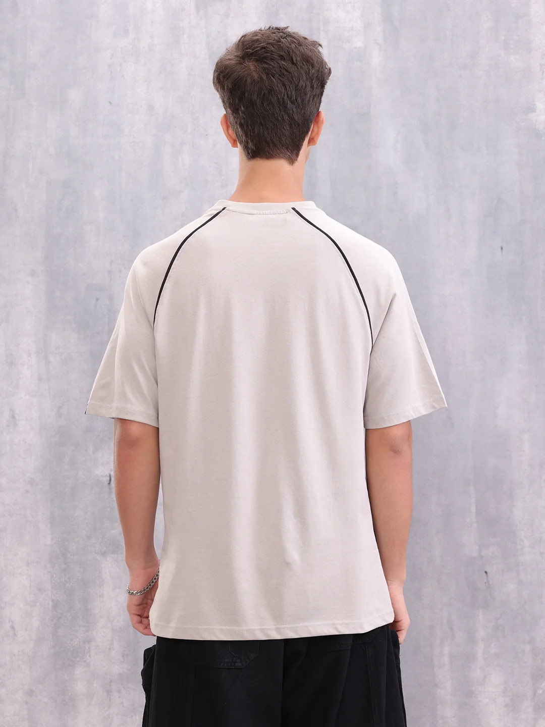 Raglan Sleeve Sporty Look Oversized Fit T-shirt With Patch Pocket | Grey - Image 3