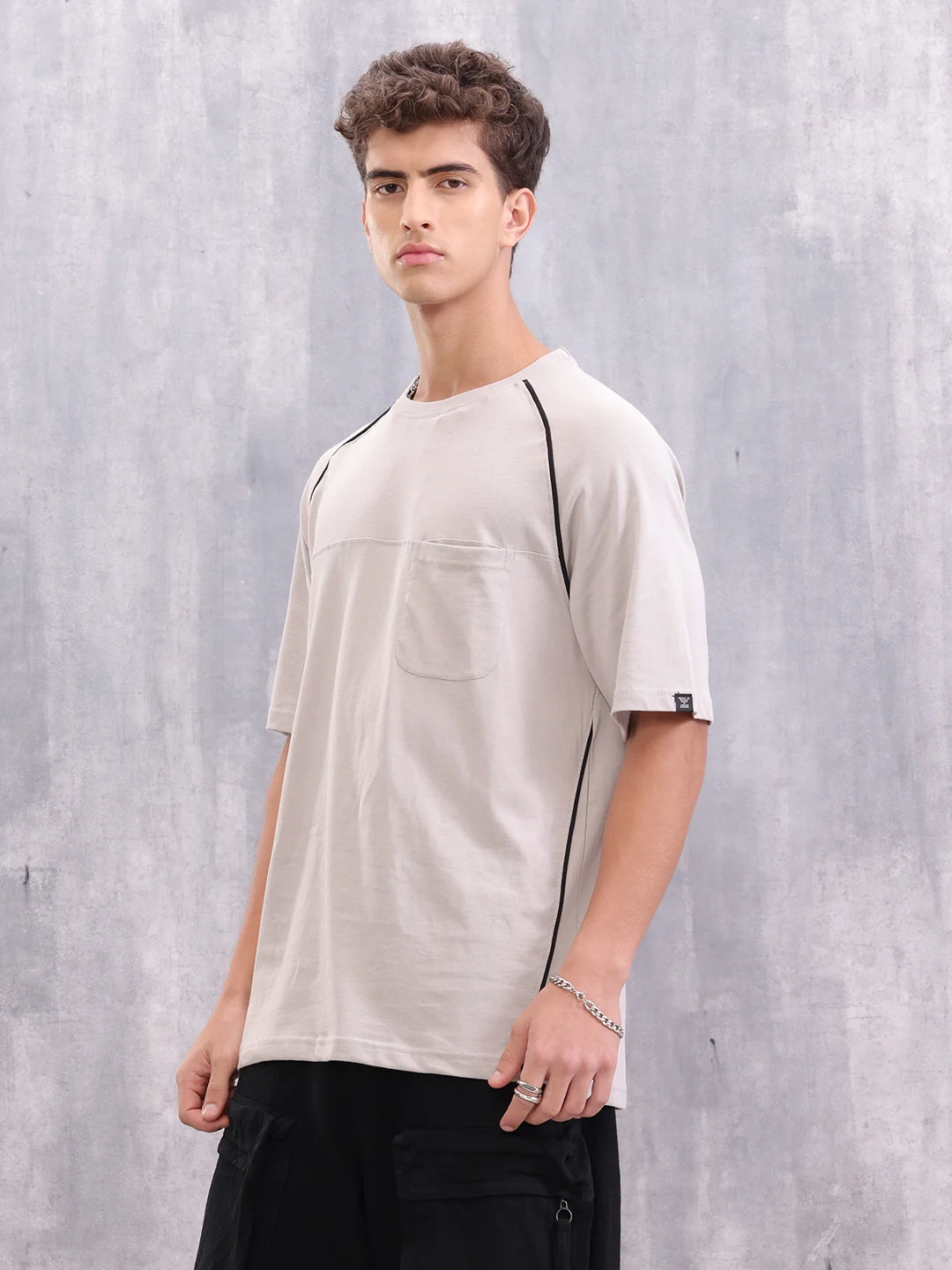 Raglan Sleeve Sporty Look Oversized Fit T-shirt With Patch Pocket | Grey - Image 4