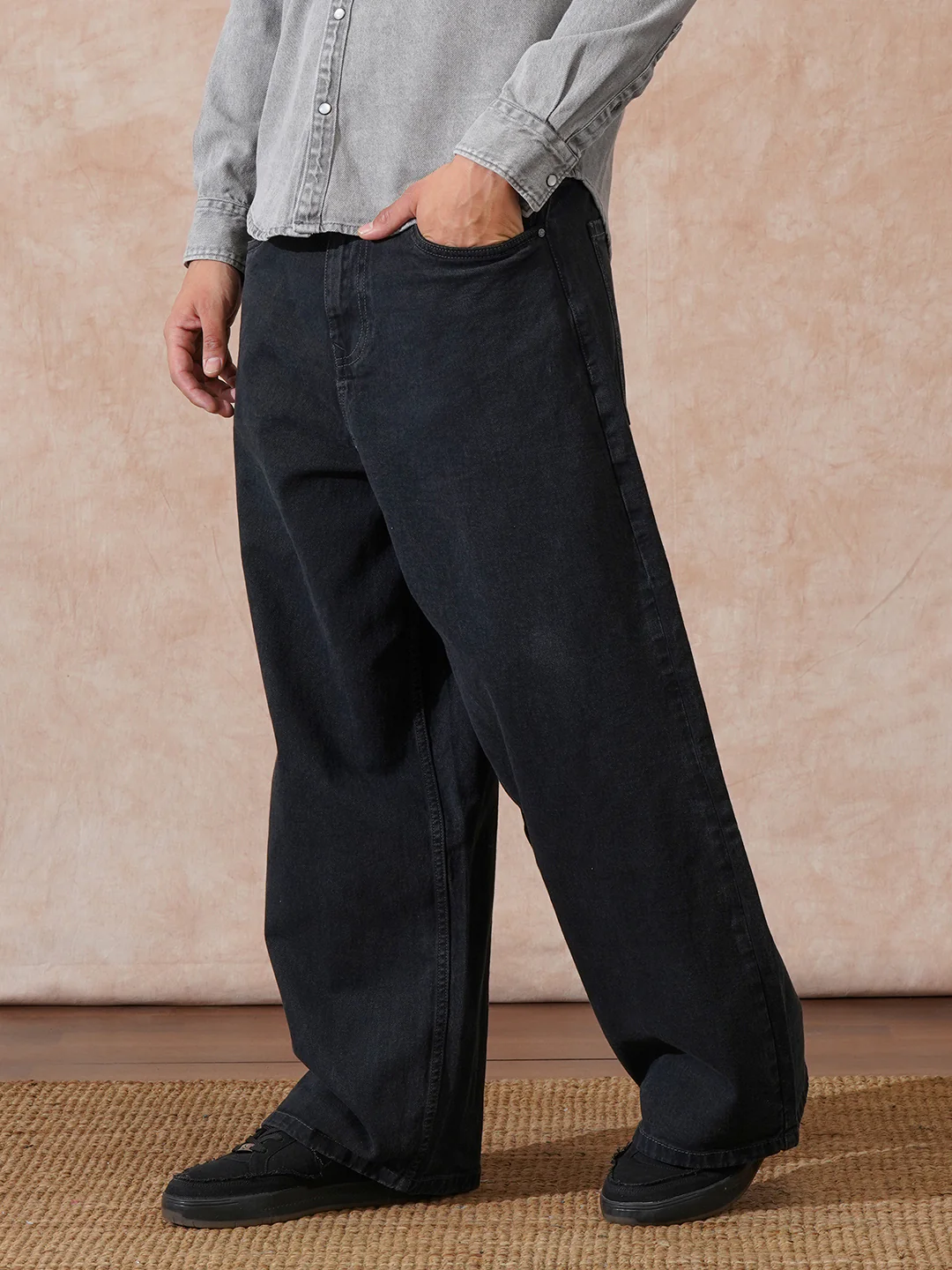 Solid Baggy Fit Jeans | Black - Image 4